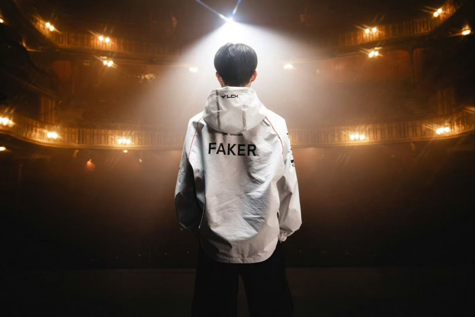 IEM 科隆 2024：毫无压力！小蜜蜂2-0击败黑豹