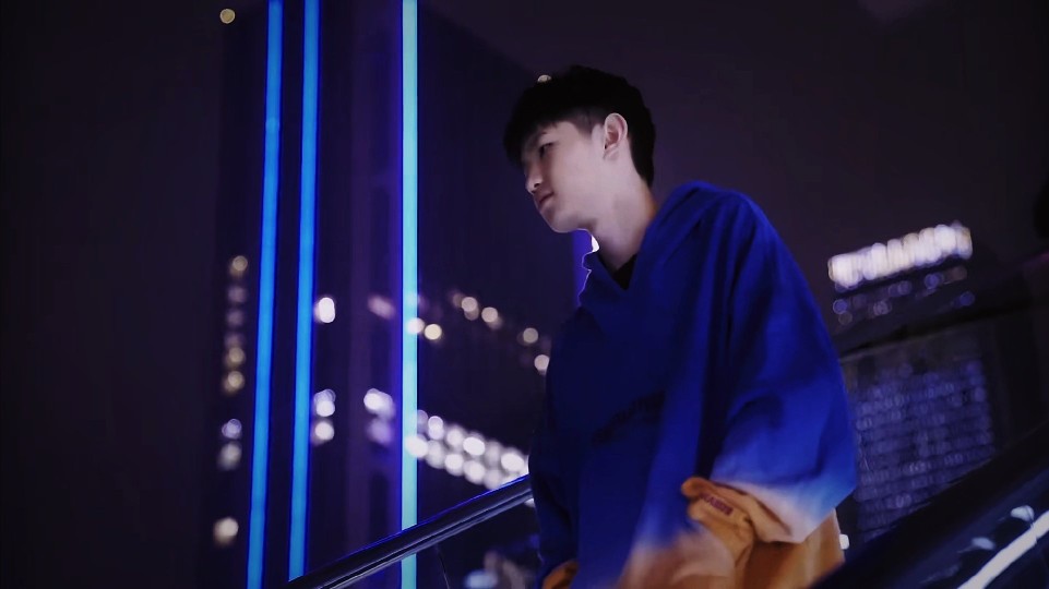 冠军中单沦为阶下囚？LOL前世界冠军涉嫌贩毒被捕