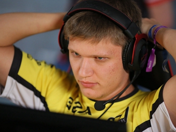 Weibo Gaming 庆祝 Xiaohu 的生日：祝胡兄在新的一年里大放异彩，愿他的热情永远燃烧！